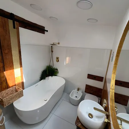 Old Town Penthouse 16 Guests