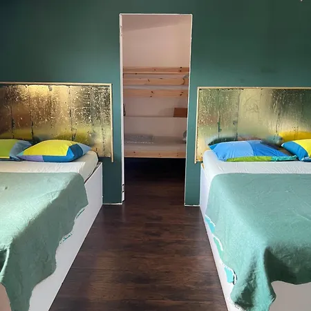 Old Town Penthouse 16 Guests *