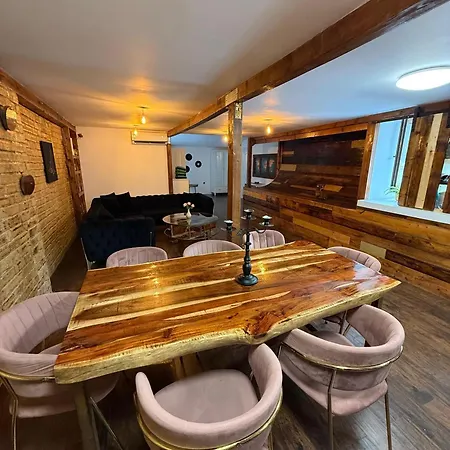 Old Town Penthouse 16 Guests Bucarest