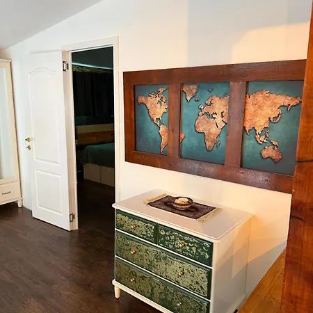 Old Town Penthouse 16 Guests Bucarest