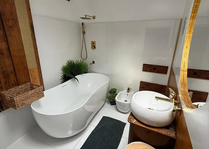 Old Town Penthouse 16 Guests Apartment Bucharest