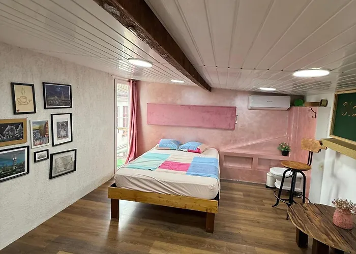 Old Town Penthouse 16 Guests *