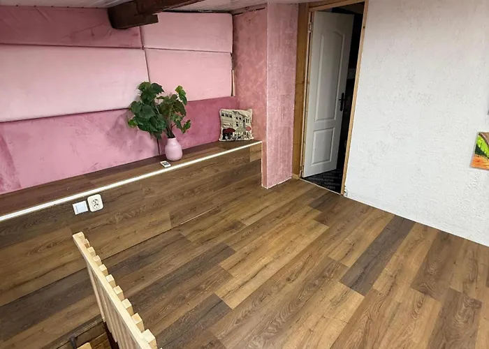 Old Town Penthouse 16 Guests Апартаменты *