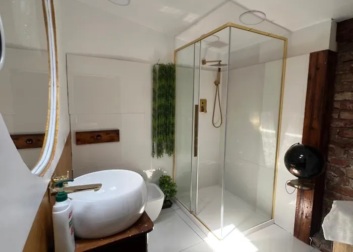 Old Town Penthouse 16 Guests Apartman Bukarest